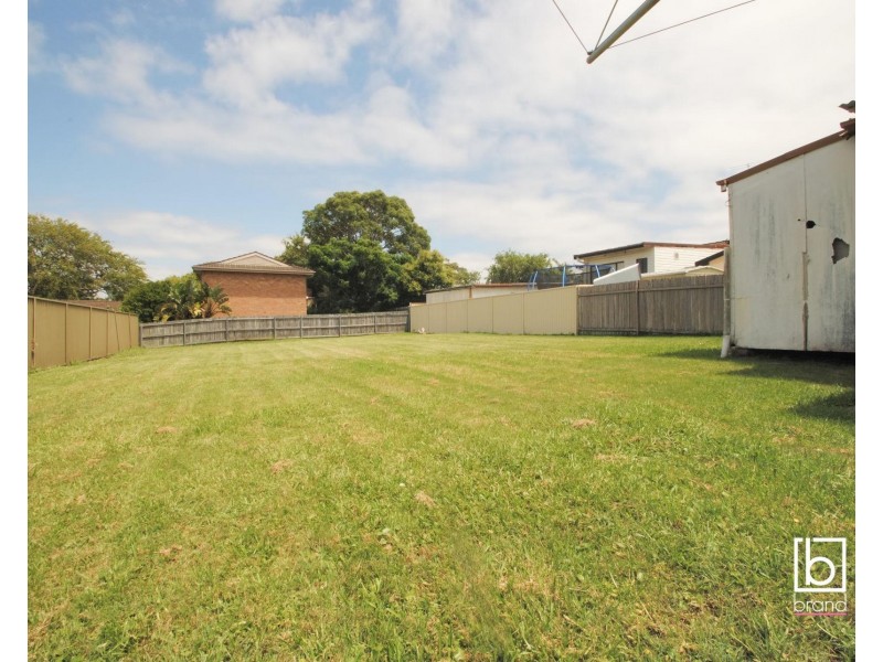 32 Holmes Avenue, Toukley NSW 2263