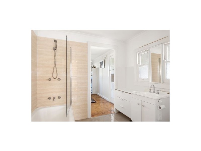 14 The Corso, Gorokan NSW 2263