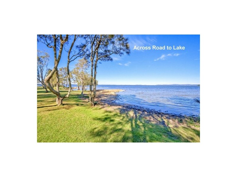8 Cadonia Road, Tuggerawong NSW 2259