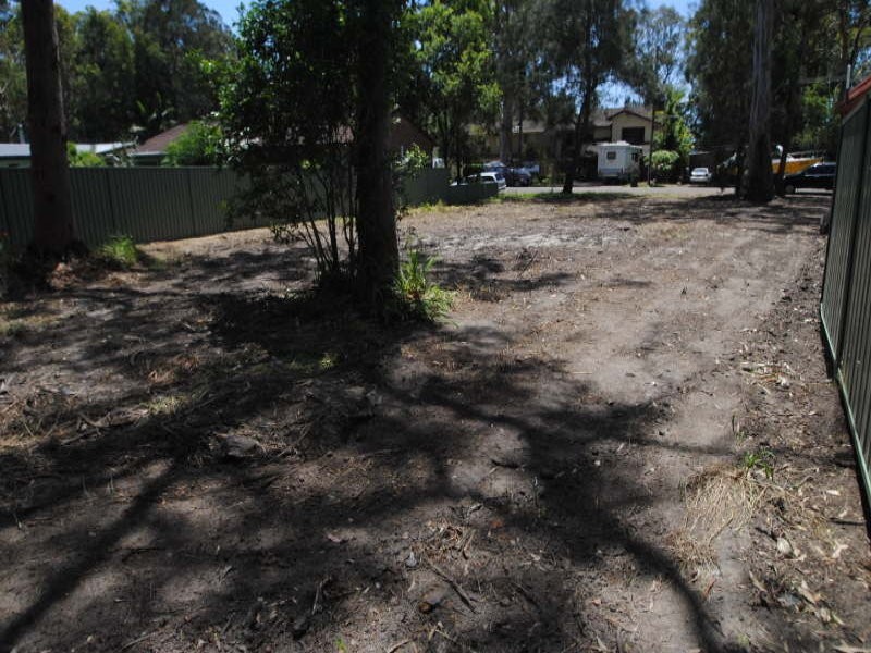 14 Lakeshore Avenue, Chain Valley Bay NSW 2259