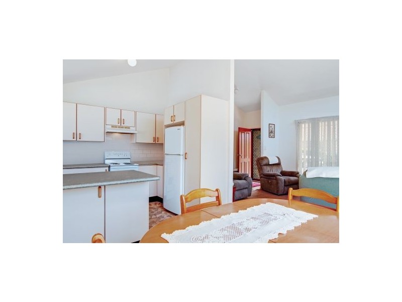 8 Canton Beach Road, Toukley NSW 2263