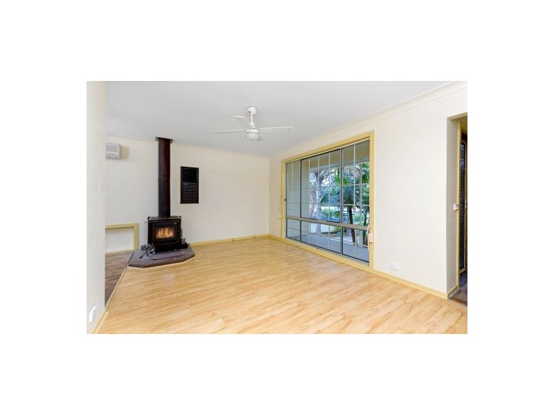 11 Minnamurra Road, Gorokan NSW 2263