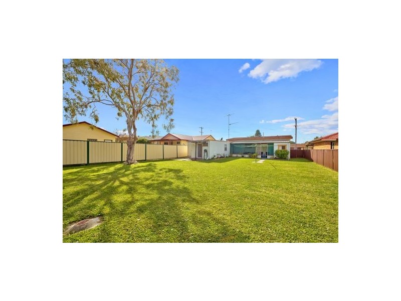 6 Anchor Avenue, Toukley NSW 2263