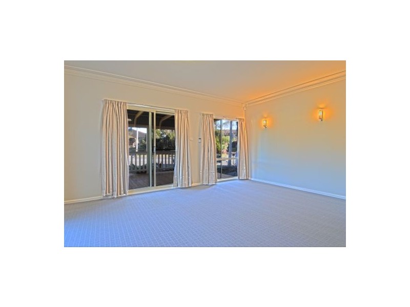 50 Moss Avenue, Toukley NSW 2263