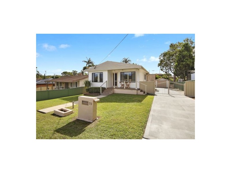 19 Alewa Ave, Budgewoi NSW 2262