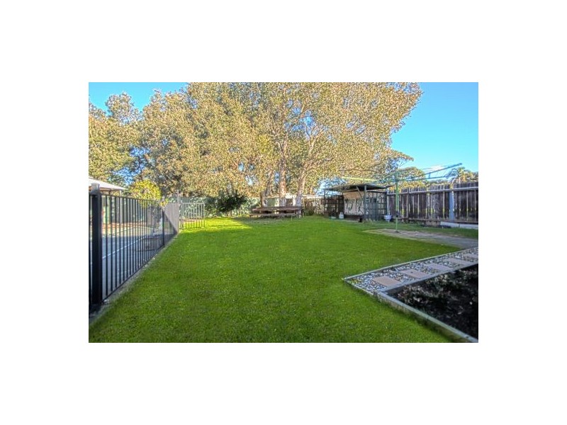 2 Vimiera Close, Norah Head NSW 2263