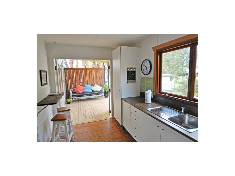 10 Kewalo Av, Budgewoi NSW 2262