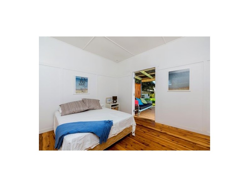 10 Kewalo Av, Budgewoi NSW 2262
