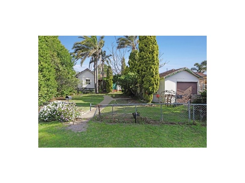 27 Moss Avenue, Toukley NSW 2263