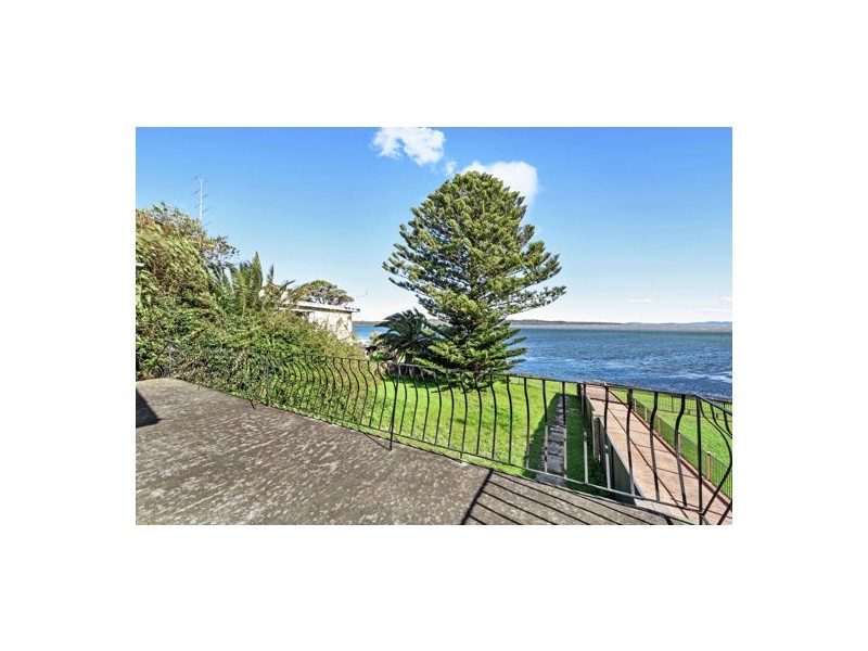 27 Moss Avenue, Toukley NSW 2263