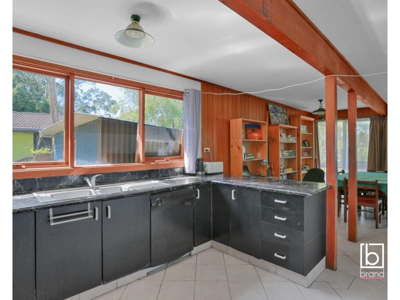 11 Hasluck Drive, Watanobbi NSW 2259