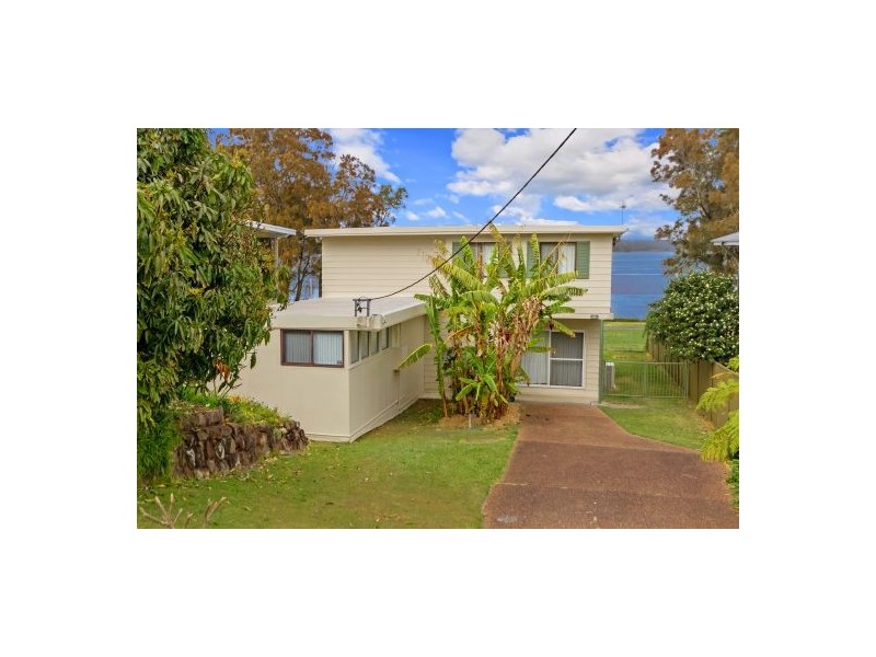 86 Diamond Head Drive, Budgewoi NSW 2262