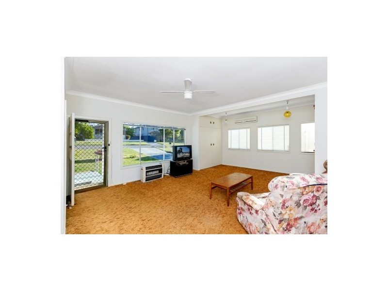 4 Ninth Avenue, Toukley NSW 2263