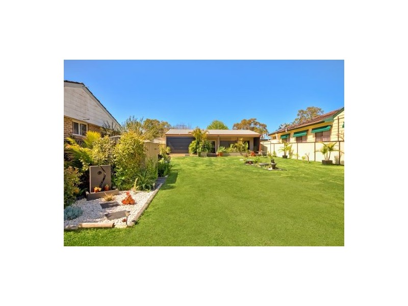 18 Leumeah Avenue, Chain Valley Bay NSW 2259