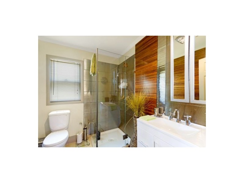 18 Leumeah Avenue, Chain Valley Bay NSW 2259