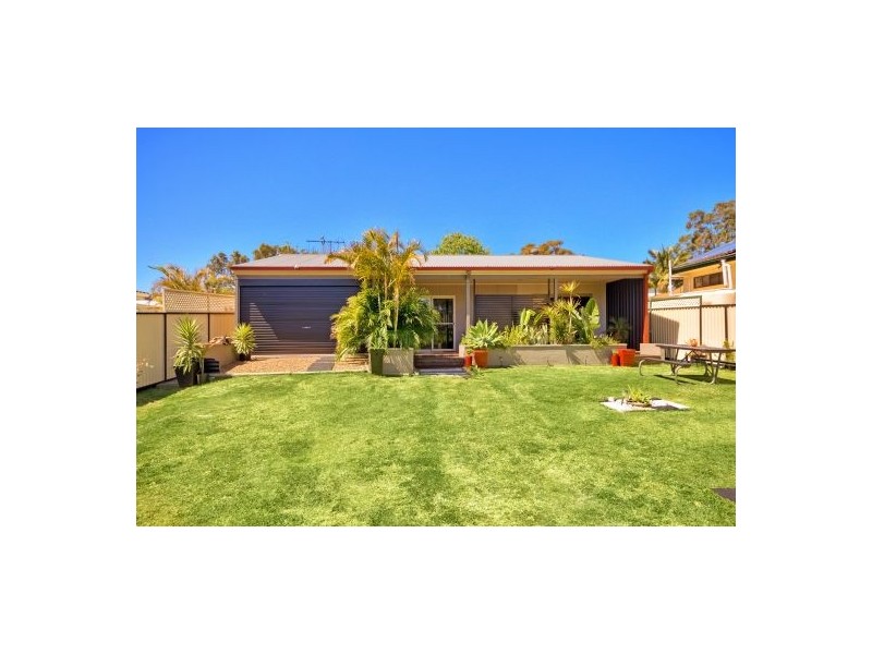 18 Leumeah Avenue, Chain Valley Bay NSW 2259