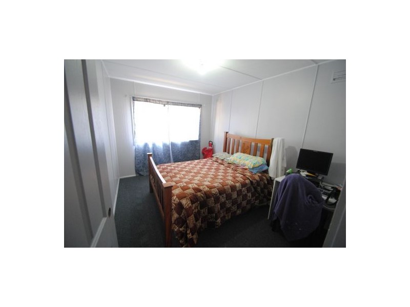 8 Gleddon Avenue, Gorokan NSW 2263