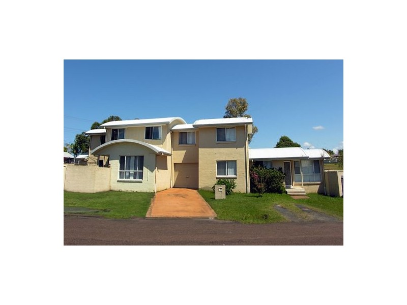 2/185 BATEAU BAY ROAD, Bateau Bay NSW 2261