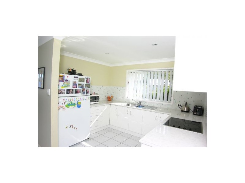 2/185 BATEAU BAY ROAD, Bateau Bay NSW 2261