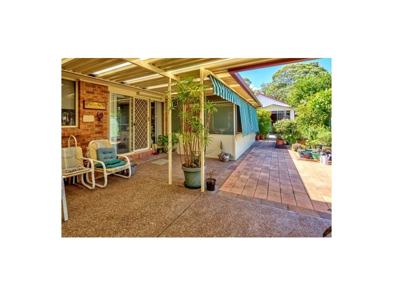 45 Campbell Parade, Mannering Park NSW 2259