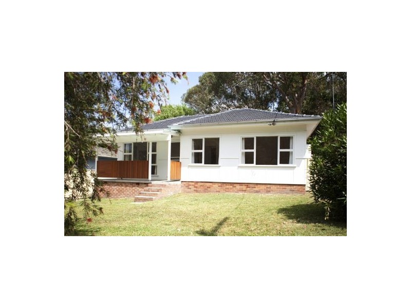 90 Sunrise Avenue, Budgewoi NSW 2262