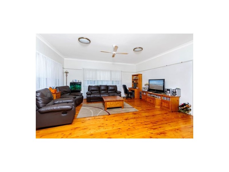 25 Seventh Avenue, Toukley NSW 2263