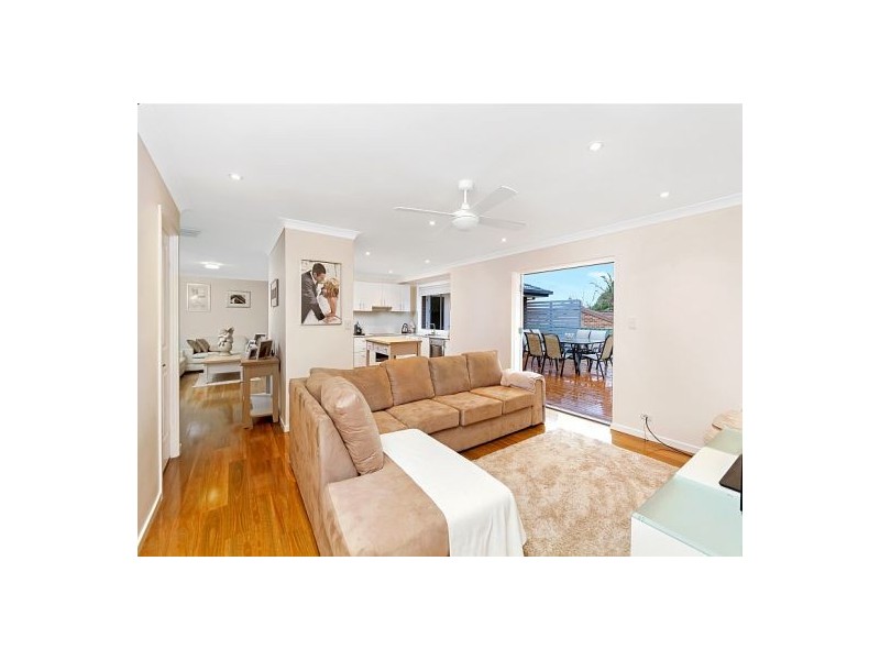 6 Oakehampton Ct, Bateau Bay NSW 2261