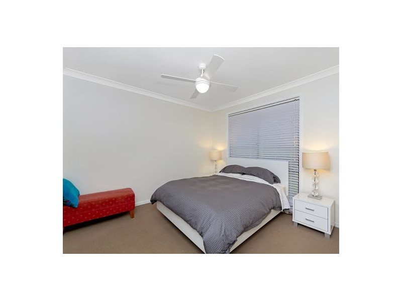 6 Oakehampton Ct, Bateau Bay NSW 2261