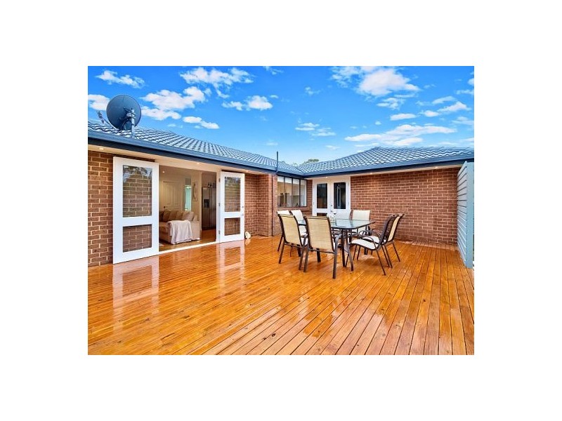 6 Oakehampton Ct, Bateau Bay NSW 2261