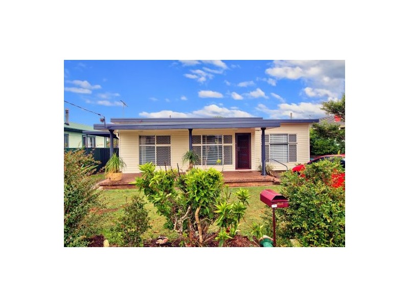 4 Barnard Crescent, Toukley NSW 2263