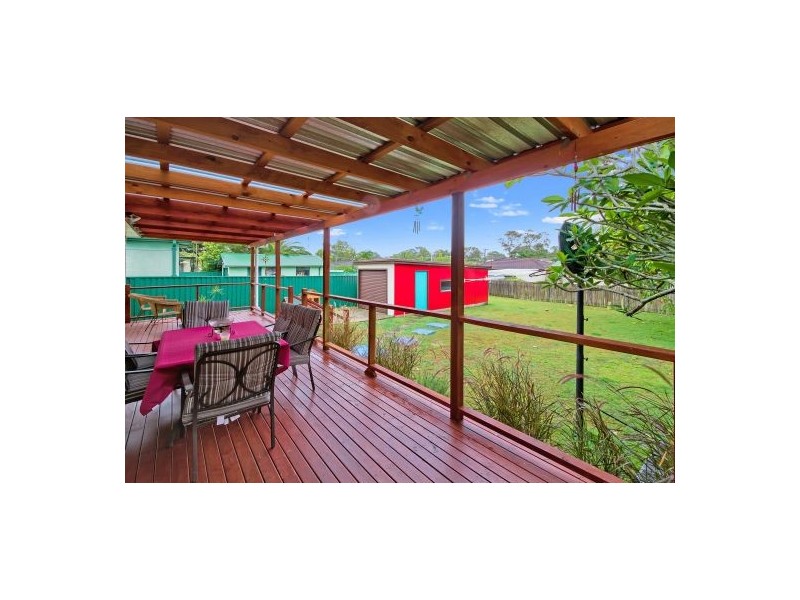 4 Barnard Crescent, Toukley NSW 2263