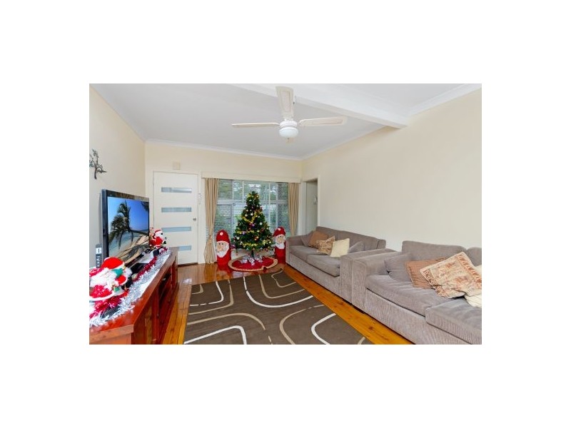 4 Barnard Crescent, Toukley NSW 2263