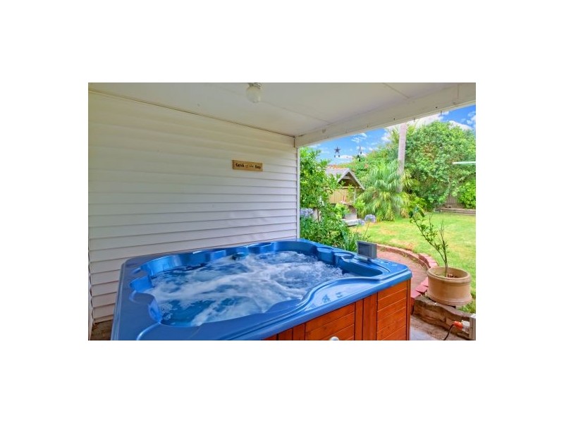 60 Donald Avenue, Kanwal NSW 2259