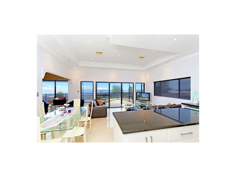 73 Ocean Parade, The Entrance NSW 2261