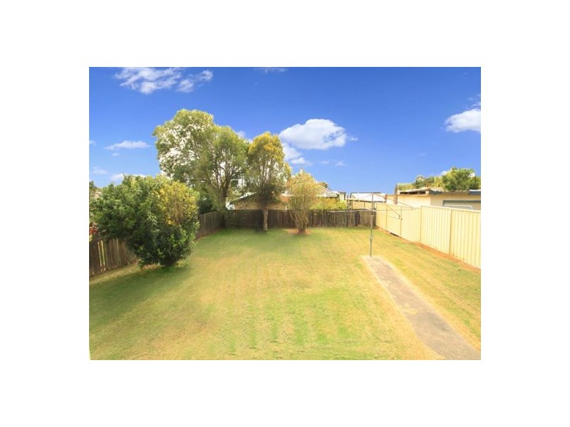 54 Dampier Blvd, Killarney Vale NSW 2261