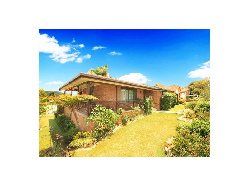 151 Cresthaven Ave, Bateau Bay NSW 2261