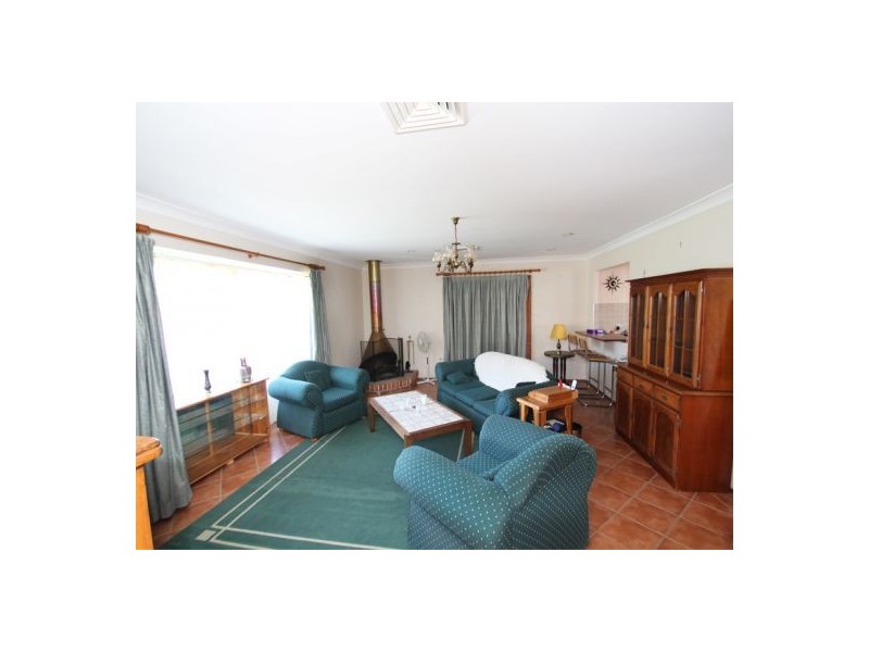 151 Cresthaven Ave, Bateau Bay NSW 2261