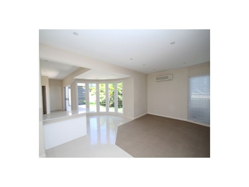 2/47 Ferndale St, Killarney Vale NSW 2261