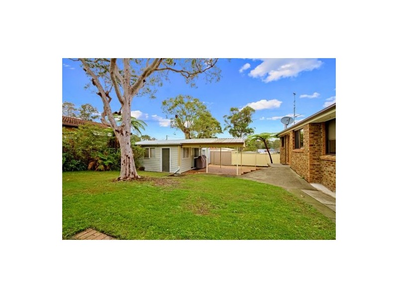 5 Carmel Avenue, Budgewoi NSW 2262