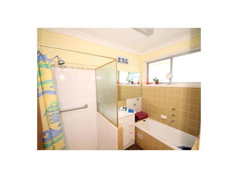 1 Panorama Parade, Berkeley Vale NSW 2261