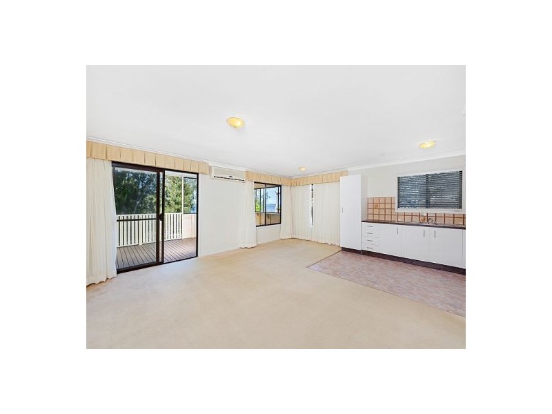 315 Lakedge Ave, Berkeley Vale NSW 2261