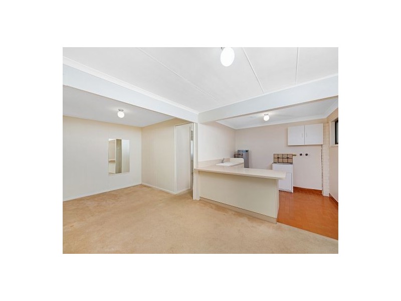 315 Lakedge Ave, Berkeley Vale NSW 2261