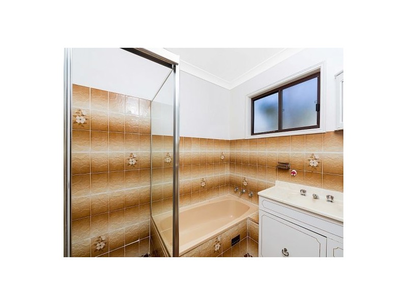 315 Lakedge Ave, Berkeley Vale NSW 2261