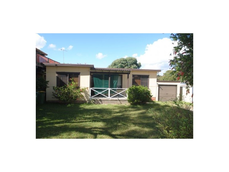 24 Sadie Avenue, Gorokan NSW 2263