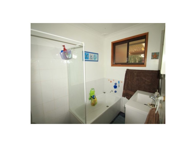 15 Blenheim Avenue, Berkeley Vale NSW 2261