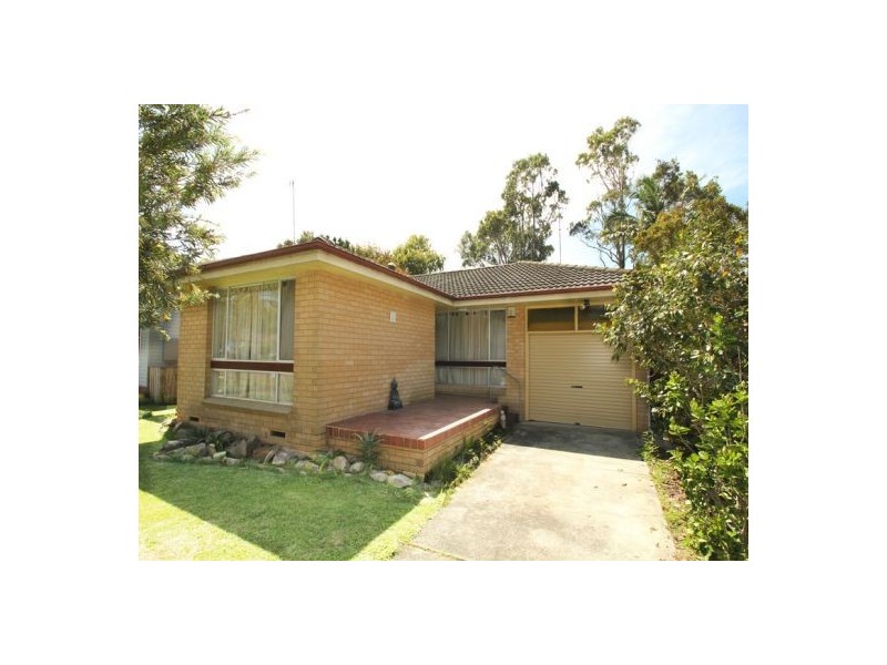 1 Panorama Parade, Berkeley Vale NSW 2261