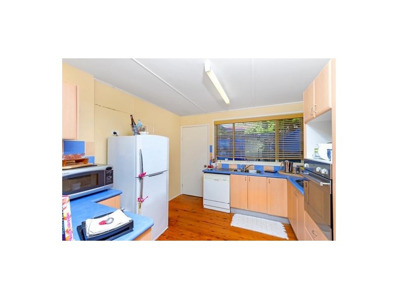 6 Soldiers Point Drive, Norah Head NSW 2263