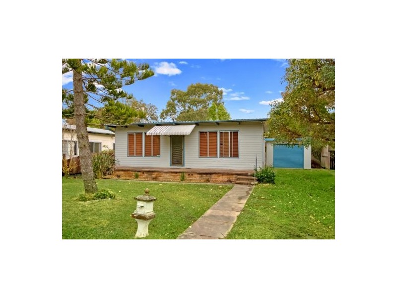 6 Manoa Road, Budgewoi NSW 2262