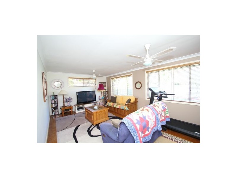 2 Buckingham Road, Berkeley Vale NSW 2261