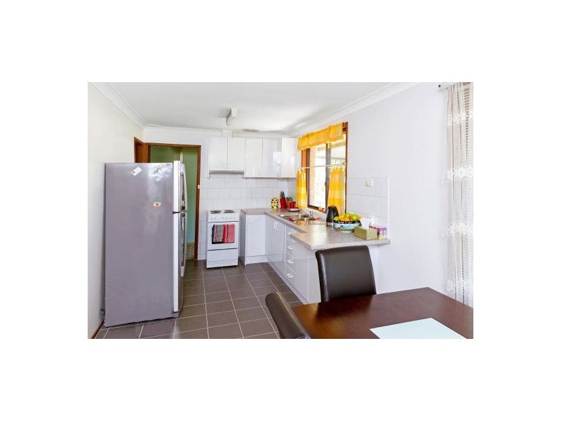 4 Kimberley Street, Gorokan NSW 2263